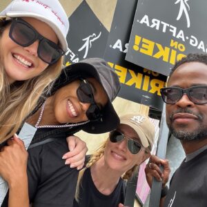 Kirsten Nelson Instagram - Thank you @dulehill for these photos. My found FRAMILY!! ❤️These picket lines are about solidarity and unity - and reuniting with past friends and making new ones with a shared creative passion. We have walked and marched and listened and held each other when things were great and cried on each other’s shoulders when things were low. Art creates connections for which the heart searches. And “just because we’re called to do it, doesn’t mean we shouldn’t get paid”. This is not easy, but this is strong. #sagaftrastrike #unionstrong💪