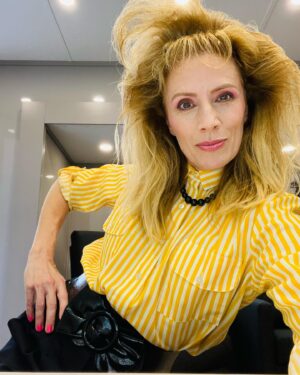 Kirsten Nelson Instagram - Please don’t question my sanity for dressing like this. Instead pop over to @peacocktv and watch our latest @psychpeacock installation to find out WHY THIS MAKES SO MUCH FREAKING AWESOME SENSE. From the anonymity of the trailers to being a hazard to myself while driving home (my hair brushed the car ceiling every time I had to check my blind spot…), this was welcome fun for #ThisIsGus!!