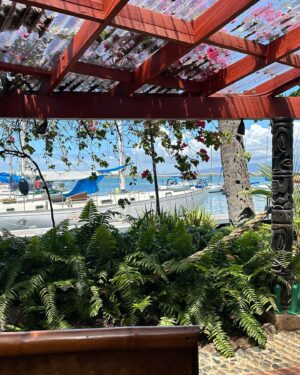 Kirsten Zien Instagram - This tiki bar just became my whole personality