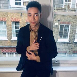 Kit Young Instagram - Last night was a lot of fun! @theschoolforgoodandevilmovie @netflix 

Stylist @olgatimofejeva 
Grooming @nadiaaltinbas 

Suit & shirt @richardjamesofficial 
Trainers @harrysoflondon 

Jewerly & watch @cartier