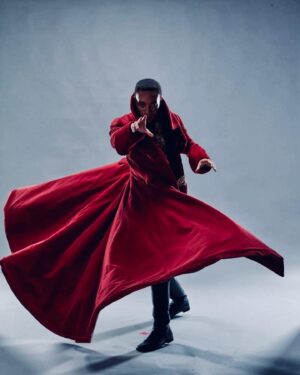 Kit Young Instagram - Love this coat @theschoolforgoodandevilmovie Amazing work from our Costume Designer @reneekalfus , thank you! As you can see I had a lot of fun swishing and twisting.