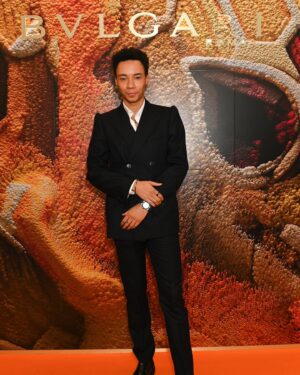 Kit Young Instagram - Thank you @bulgari for a wonderful night. 

Styling: @olgatimofejeva 
Suit: @driesvannoten
Grooming: @mariacomparettomua 

#Bulgari #Serpenti #SerpentiMetamorphosis #RefikAnadolxBulgari