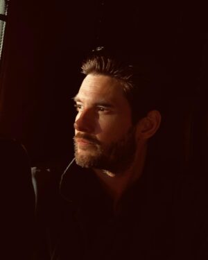 Kit Young Instagram - Thank you New York! What a pleasure to be @newyorkcomiccon with all the amazing creative people who came to see us for @shadowandbone & @theschoolforgoodandevilmovie coming to @netflix 19th October. S&B Season 2 coming 2023!