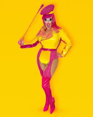 Kita Mean Instagram - ZERO Glamour! 

If I had made it onto the plane for Drag Con this would’ve been the look for Day 1.

👗 @pashion_couture
🐵 @kitamean