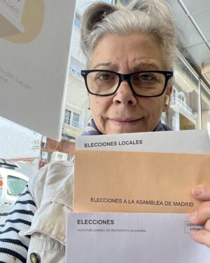 Kiti Mánver Instagram - Ya he votado por correo SALUD 💜