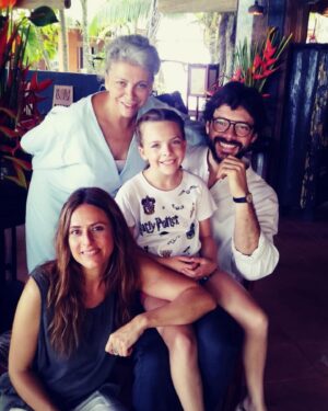 Kiti Mánver Instagram - Pequeño álbum de mi colaboración en la imponente serie española que ha triunfado en todo el mundo. Me siento muy afortunada de haber interpretado a Mariví "la olvidadiza" mamá de Lisboa y de ser testigo del gran talento que ha derrochado este fabuloso equipo de La CASA DE PAPEL Gracias a tod@s y por supuesto muchas gracias a tod@s l@s seguidor@s de esta gran serie 💜