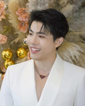 Kittikun Tansuhas Instagram - วันนี้มาแบบขาวๆ