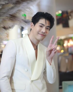 Kittikun Tansuhas Instagram - วันนี้มาแบบขาวๆ