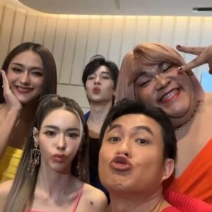 Kittiphak Thongauam Instagram - Last but not least, it's just a beginning. หนทางอีกยาวไกล ขอกำลังใจและคำอวยพรให้ทีมนักแสดงและทีมงาน Beauty and The Beat ทุกคนด้วยนะคะ แล้วปีหน้ามาฮาและเต้นแบบแตกแตนในโรงภาพยนตร์ด้วยกันนะคะ 👯‍♀️👯🕴❤️ #gdhlineup2025