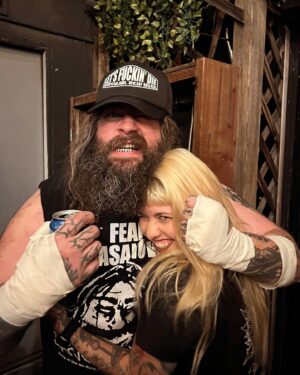 Kitty Crystal Instagram - From Brooklyn to LA! 
🖤🖤🖤
@mcdeathbear