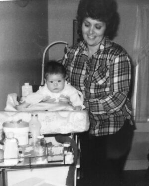 Kitty Crystal Instagram - My mom Linda, passed away this morning while my stepdad Bill and I were holding her hands listening to “Spirit in the Sky.” It was very peaceful and calm. She had the sun shining in on her and the windows open with fresh air and birds chirping. Losing a loved one is never easy but it’s was as peaceful as it could be.

My mom’s legacy is marked by her outlandish sense of humor, remarkable wit, and unwavering compassion that brought light and love to everyone she encountered. The world gleams with added brilliance thanks to the compassion she extended to all the young individuals whose lives were permanently transformed by the love she shared.