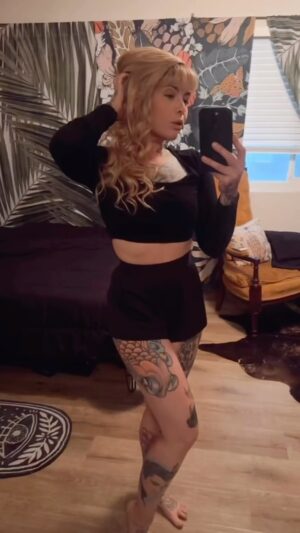Kitty Crystal Instagram - About last nights outfit for @blackfishtiki! 
Thanks for having us we had a blast!