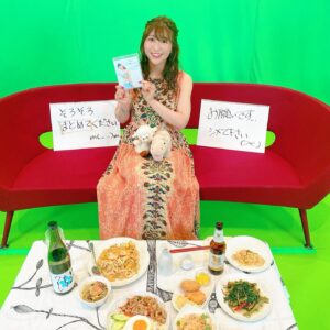 Kiyono Yasuno Instagram - 🍻
SHOWROOMさんでの、初・単独生配信🏝

女子旅・いい旅・タイ気分♪

みなさま遊びに来てくれてありがとうございました！

タイ料理と
シンハービールと
オフショットたちをお供に、
心ゆくまで楽しい時間を過ごせました💓

飲んだ日本酒は、高知県 高木酒造さんの
「豊能梅 純米吟醸 いとをかし」でした
甘酸っぱくて爽やかでしたよ〜✨🍶 そして

７月からオープン🍸
「スナック希世乃」も宜しくお願いします❗️☺️🌸 #showroom