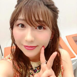 Kiyono Yasuno Instagram - 🍻
SHOWROOMさんでの、初・単独生配信🏝

女子旅・いい旅・タイ気分♪

みなさま遊びに来てくれてありがとうございました！

タイ料理と
シンハービールと
オフショットたちをお供に、
心ゆくまで楽しい時間を過ごせました💓

飲んだ日本酒は、高知県 高木酒造さんの
「豊能梅 純米吟醸 いとをかし」でした
甘酸っぱくて爽やかでしたよ〜✨🍶 そして

７月からオープン🍸
「スナック希世乃」も宜しくお願いします❗️☺️🌸 #showroom