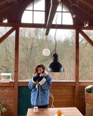 Klára Vytisková Instagram - #spolupráce s @levis_czechia mě hřeje❄️🤍❄️ #liveinlevis