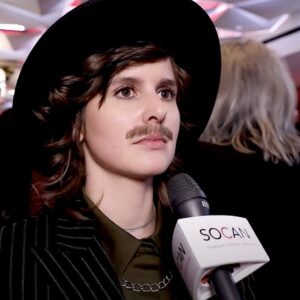 Klô Pelgag Instagram - Perdu porte-money 🍳