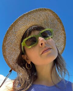 Actress Klô Pelgag HD Instagram Photos and Wallpapers September 2022