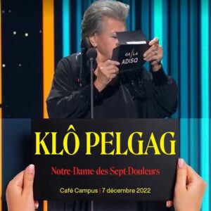 Klô Pelgag Instagram - Tsi dernier show intime en mode ciao bye.
On ne voudrait que les plus crinqués d’entre-vous svp. En attendant je vais essayer de figurer comment on fait pour faire entrer douze personnes sur ce stage.