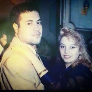 Kobra Murat Instagram - 30 sene evvelki kobra murat ve hayat arkadaşım karım Eminem Hey gidi yıllar hey 30 senelik aşk Eminem Eminem güzel Eminem seviyorum seni aşkımmm