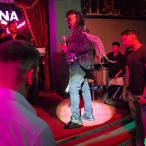 Kobra Murat Instagram - Kopanzeee yıkılanzeee eğlenceee tavanzeeee mortingen şitirayzeee kobra murat roman show heryerde hocaaamm