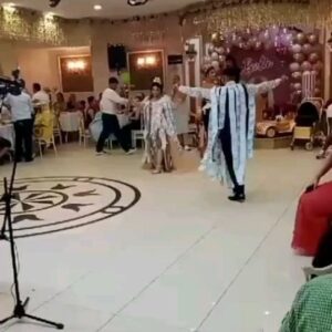 Kobra Murat Instagram - Paşaaamm oğlum doğuş divandiler ve prenses gelinim sevinç divandiler maşallah subanallah allah nazarlardan saklasın inşallah amin sizi babaaamm kobra murat tan sevgiler selamlar olsun hocaaamm