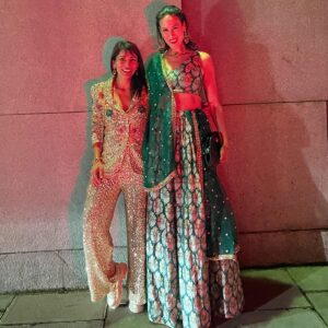 Koel Purie Instagram - Immortalising our first IRL meeting on SM. 
@noellekadar 
#newfriends #powergirls 

(@rannagill this outfit had randos stopping me on the streets of London to compliment it)