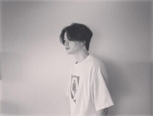 Koji Seto Instagram - 僕のグッズが手元に届き始めたようで、ちょこちょこ感想を見つけます。
本当に作ってよかった。
これから届く人も、感想や使っている様子など見せてくれると嬉しいです。
にしても、暑い。
皆さん、熱中症などお気をつけて。

#せともの2022