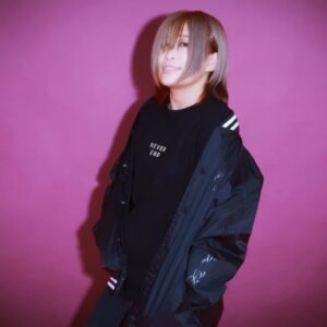 Konami Takemoto Instagram - 本日から！12/1まで！
#HTMLO3 とのコラボ再販！

🖤NEVER ENDトレーナー(ブラック、ホワイト)
🤍THE END Tシャツ(ブラック、ホワイト)

こちらより→

item.rakuten.co.jp/icefield/c/000…