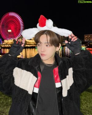 Kondo Yohdi Instagram - 🎄ちょっと遅くなったけどメリクリ集
たくさんコスプレして楽しかったな〜
皆はサンタさんに何もらったかな？
俺はサンタさんからアンハニに愛されるという
最高のプレゼントをもらったよありがとう。

何枚目が好きかコメントで教えてね🫶