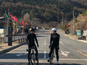 Koo Ja-sung Instagram - 남한산성🚴🏻🚴🏻🚴🏻
자전거타는 연우
#캐논데일 #남한산성 #우리사랑했을까 
#오연우