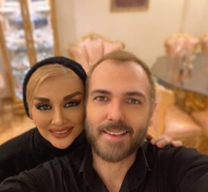 Koorosh Tahami Instagram - بيمار خنده هاى تواَم بيشتر بخند
بيشتر بخند...❤️

#كورش_تهامى 
#كوروش_تهامى
#فريدون_مشيرى

#actor#artist#cinema#movie#film#actors