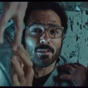 Koorosh Tahami Instagram - فيلم سينمايى كوزوو
فيلمى كمدى كه در شرايط سخت
كرونايى قبولش كردم براى اينكه بتونم حال#مردم رو توى اين شرايط براى لحظاتى بهتر كنم.
توى اين#فيلم يه كوروش تهامى و يه
#فرهاد_آییش غيره قابل شناسايى 
و كلى بازيگر باحال با حال و هواى متفاوت خواهيد ديد.
ما همگى معتقديم فيلم سينمايى
رو بايد حتما توى سينما ببينين و در
كنار هم از اون لذت ببرين❤️
#كورش_تهامى 
#كوروش_تهامى 
#ميثم_هاشمى_طبا
#artist#actor#cinema#film#movie#iranianartist#iranianactor#kooroshtahami#kouroshtahami