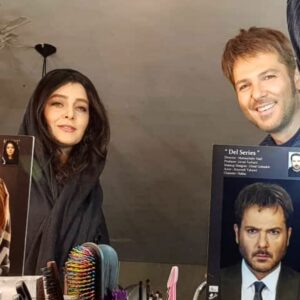 Koorosh Tahami Instagram - بعد از #گریم #سریال_دل 
رستا و نکیسا
#کورش_تهامی 
#کورش_تهامی 
#ساره_بیات 
#منوچهر_هادی 
#امید_گلزاده
عکسها:خانم عاطفه تهرانی 
@sarehbayat_ @manouchehrhadii @omidgolzadeh