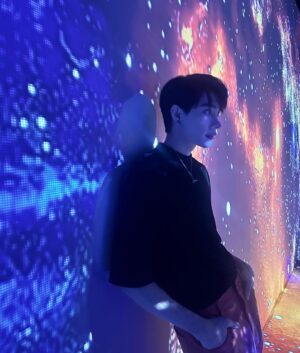 Koraphat Lamnoi Instagram - With u(niverse) 🤍🪐

#TutorKrp