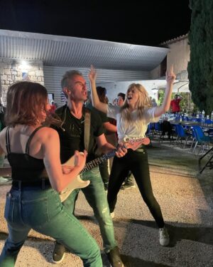 Korine Côté Instagram - Provence - partie 3
@ecolenationalehumour #festivalduriredecavallion  Merci à tous pour les photos et le fun.