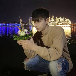 Korn Khunatipapisiri Instagram - ลอยกระทงกับแฟน ❤