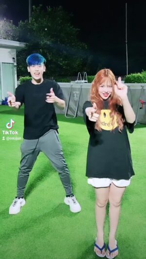 Korn Khunatipapisiri Instagram - เต้นเพงง น่ารักเกิน feat ครูญดา