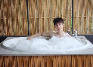 Korn Khunatipapisiri Instagram - 1 or 2 is the best? 👅😂