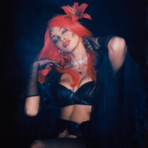 Kota Eberhardt Instagram - Goblin hour is every hour when you are.. a goblin. Gang signs out the greenhouse ya bish🔥🍃 I be the witch of the wood🌿 Halloween weekend really tore lol it was an honor to be unhinged with all of you. It’s the return of the Mack hunny let’s goooo #GetinLoserWereGoingToGotham #poisonivycostume