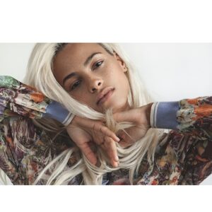 Kota Eberhardt Instagram - Has anyone ever gotten frostbite from wearing a windbreaker instead of a coat or are people just trying to stop me from living my life?! 🙅Fire by @scottwala face by @briemakeup hair hues by @ckaedingcolor and murda murda #itswindbreakerweather #eastcoastkidkreu #myJacketCollectionisOlderthanMe #wassupla