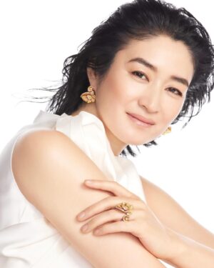 Koyuki Instagram - 小学館「和樂」6-7月号
連載「ハイジュエリー 新たなる伝説」

今回のハイジュエリーはディオールです。
毎回目が眩むほどのジュエリーに魅せられるこの企画、
こちらも是非誌面でもご覧ください。

#小学館
#和樂
#ディオール
#dior 
#jewelry