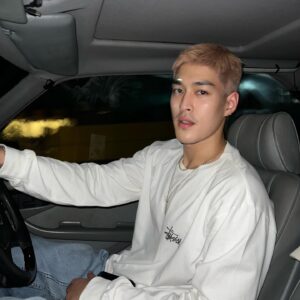 Krating Khunnarong Pratesrat Instagram - 