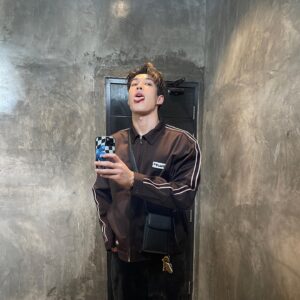 Krating Khunnarong Pratesrat Instagram - 