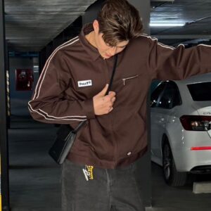 Krating Khunnarong Pratesrat Instagram - 