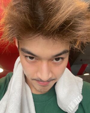 Krating Khunnarong Pratesrat Instagram - 