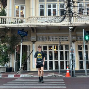Krating Khunnarong Pratesrat Instagram - 