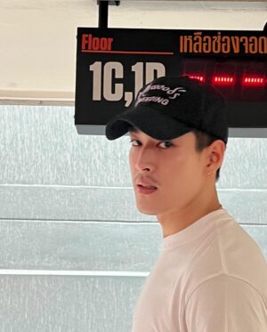 Krating Khunnarong Pratesrat Instagram - 