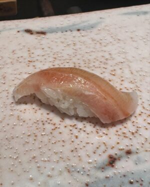 Krirkphol Masayavanich Instagram - เก็บโอมากาเสะในเครือ Sushi Ichizu ครบ 2 ร้านเลย ปกติทาน Sushi Ichizu ประจำอยู่แล้ว

เค้าเเตกไลน์ร้านใหม่ ‘ร้านKokoro Omakase’ ร้านโอมากาเสะในห้าง คอนเซปต์ Everyday Omakase คุ้มมากให้เยอะถึง 20 คำ ทุกคอร์สมีอูนิ เชฟก็มาจาก ร้าน Ichizu ด้วย