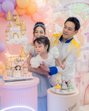 Krirkphol Masayavanich Instagram - 3.3 years old ka #PrincessNatashas3rdBirthday @babynatashacm