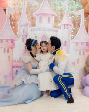 Krirkphol Masayavanich Instagram - 3.3 years old ka #PrincessNatashas3rdBirthday @babynatashacm